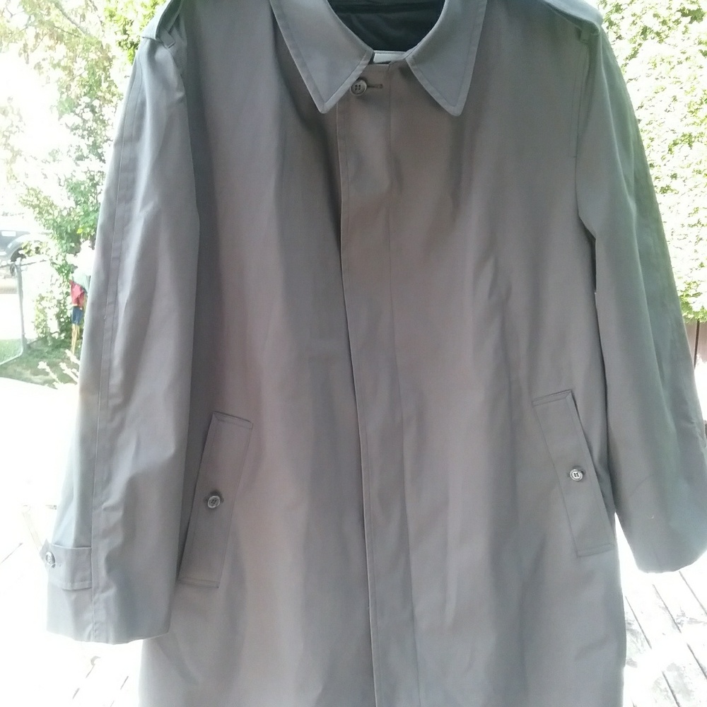 Men's Londonfog trench coat w/ zipthinsulate Liner
